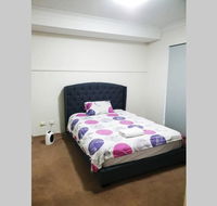 Convenient one bedroom apartment close to city - Gold Coast 4U