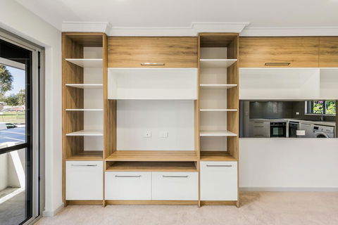 Cool Quiet Modern Secure Walking Distance To Perth And Landmarks - Gold Coast 4U 1