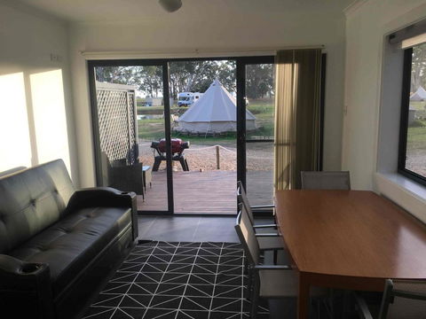 Coonawarra Cabins Unit A - Accommodation Gold Coast 2