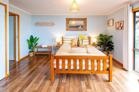 Coota Views Unit - Accommodation Gold Coast 0