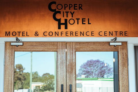 Copper City Motel - 1 Gold Coast 2
