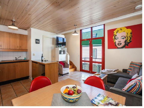 Cora Lynn - Apartment 18 - Gold Coast 4U 1