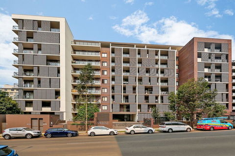Cosy 3BR Penthouse Close To Westfield And Train - Gold Coast 4U 1
