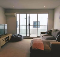 Cosy Modern Apartment in Brunswick - Accommodation Gold Coast