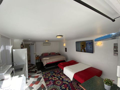 Cosy Units Convenient Fit All Needs - Gold Coast 4U 0