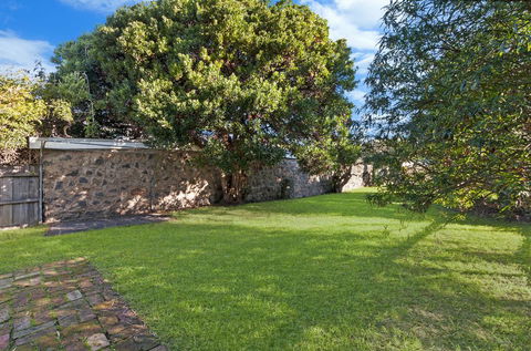 Cottage On James Circa:1855 - Modern Historic - Gold Coast 4U 3