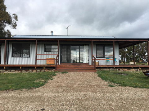 Country Cabin With Mountain Views Close To Ballarat - Accommodation Gold Coast 1