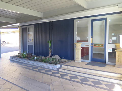 Country Comfort Armidale - Gold Coast 4U 2