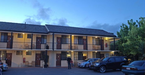 Country Plaza Motel - Accommodation Gold Coast 1