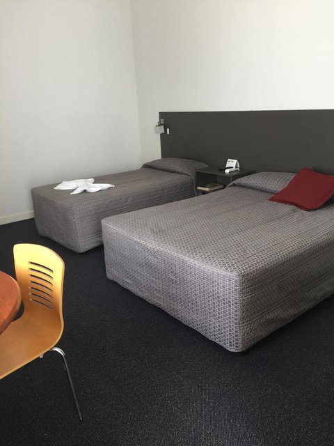 Country Roads Motor Inn Dysart - Accommodation Gold Coast 3