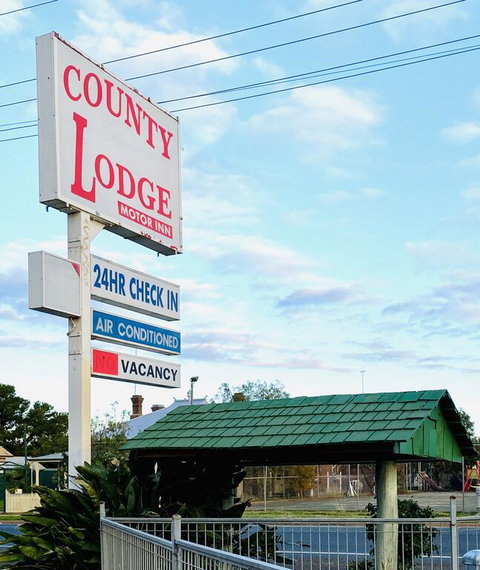 County Lodge Motor Inn - Accommodation Gold Coast 3
