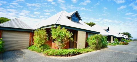 Cowrie Chalet - Accommodation Gold Coast 0