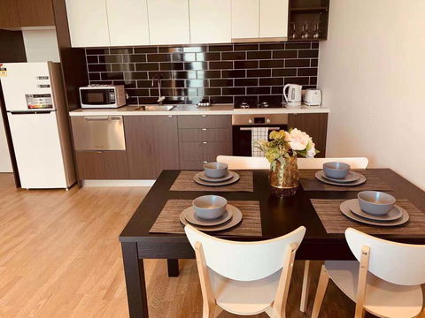 Cozy & Brand New Apt In The Heart Of Western - Accommodation Gold Coast 2