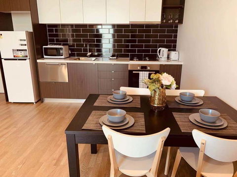 Cozy & Brand New Apt In The Heart Of Western - Accommodation Gold Coast 0