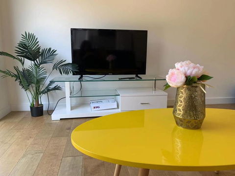 Cozy Ensuite Master Bedroom In Bentleigh East - Gold Coast 4U 1