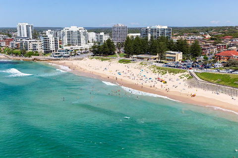 Cronulla Beach Break - Gold Coast 4U 1