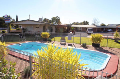 Cross Roads Motel - 1 Gold Coast 0
