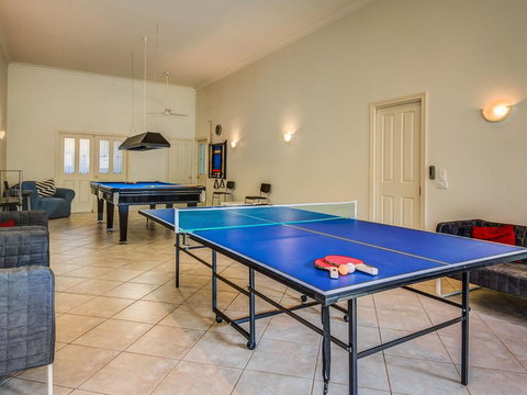 Cuttriss By The Beach - 1 Gold Coast 1