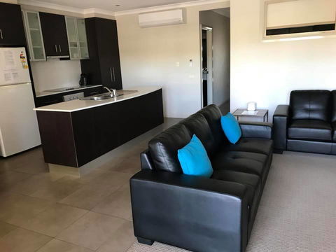 Cypress Water Front Apartments - 1 Gold Coast 3