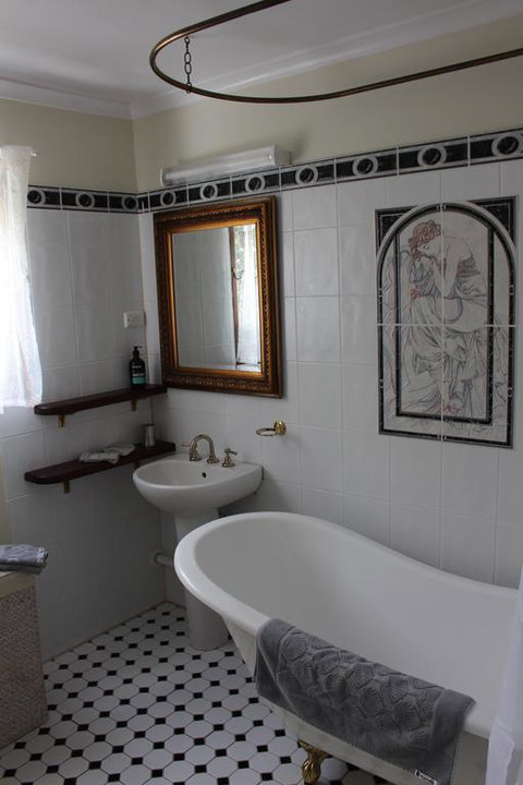 Dancing Waters Cottage - Accommodation Gold Coast 3