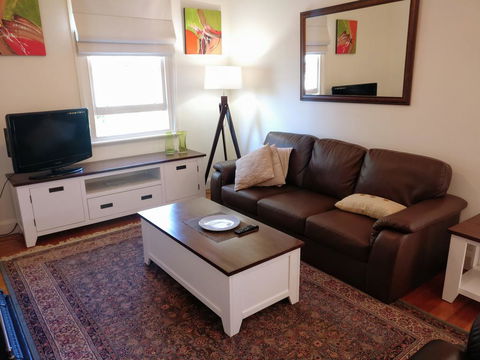 Darling House Castlemaine - Gold Coast 4U 2
