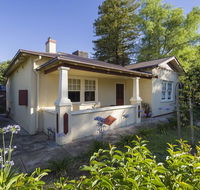 Darling House Castlemaine - Gold Coast 4U