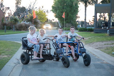 DC On The Lake - Accommodation Gold Coast 2