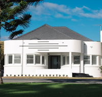 Deco Beach Luxury Apartments - Gold Coast 4U