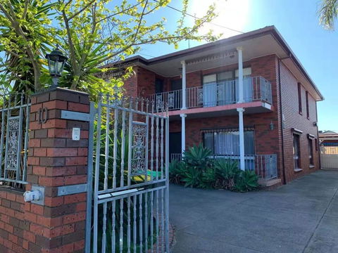 Delicate And Cozy Bedroom In Bentleigh East - Gold Coast 4U 1
