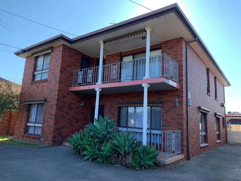 Delicate Bedroom In Bentleigh East - Gold Coast 4U 1