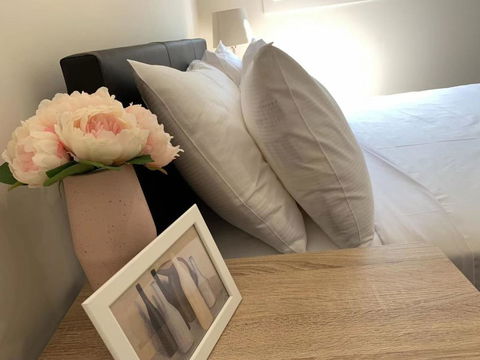 Delightful Bedroom In Bentleigh East - Gold Coast 4U 0
