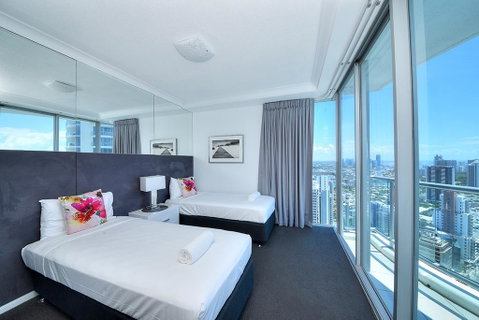 Deluxe Chevron Renaissance - Accommodation Gold Coast 1