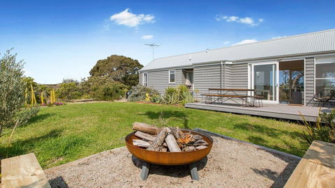 Dimmicks Retreat: 300m To Beach - Accommodation Gold Coast 3