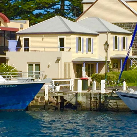 Dockside Waterfront Indulgence - Accommodation Gold Coast 3