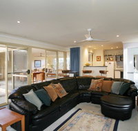 Dolphin 3 Bedroom House by Shoalwater Executive Homes - Accommodation Gold Coast