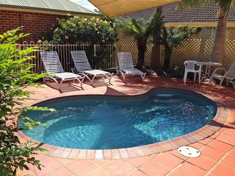 Dolphin Shores - Accommodation Gold Coast 0