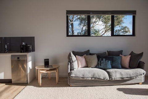 Dragonfly Cottages - Accommodation Gold Coast 2