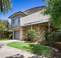 DRIFTWOOD VILLA - free wifi walk to beach - Accommodation Gold Coast