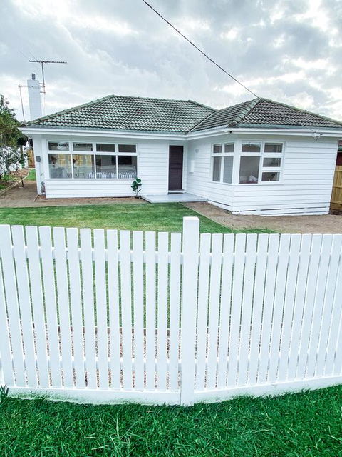 Dromana Beach House - Accommodation Gold Coast 3
