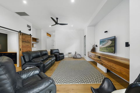 Due North Beach House - Accommodation Gold Coast 1