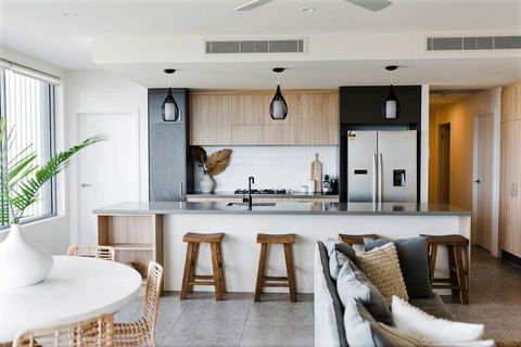 Dune Beach Front Apartment 15 - Gold Coast 4U 1
