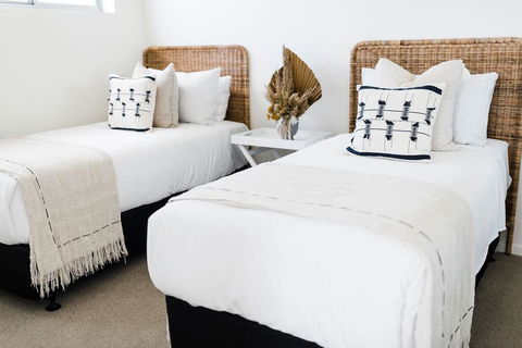 Dune Beach Front Apartment 15 - Gold Coast 4U 2