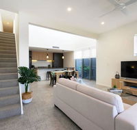 Dune Townhouse on Nautilus Way - Gold Coast 4U