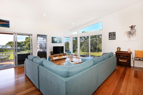 Eagleview - Pet Friendly - 4 Min Walk To Beach - Accommodation Gold Coast 0