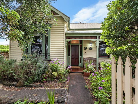 EAMONT ON SACKVILLE - Accommodation Gold Coast 1