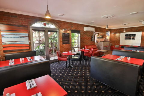 Early Australian Motor Inn - Gold Coast 4U 2