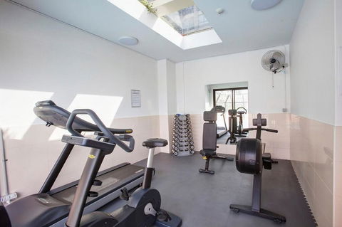 East Mirvac Building With Convenient Living - Gold Coast 4U 3