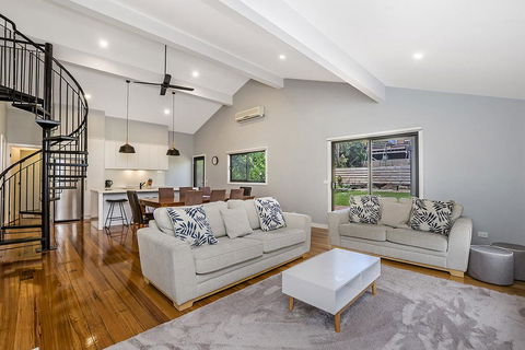 East Tempy - House & Bungalow - Gold Coast 4U 2