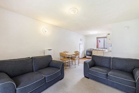 Eastern Beach Units #3 - Accommodation Gold Coast 3