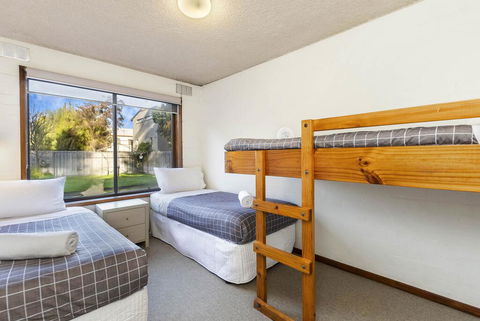 Eastern Beach Units #3 - Accommodation Gold Coast 1